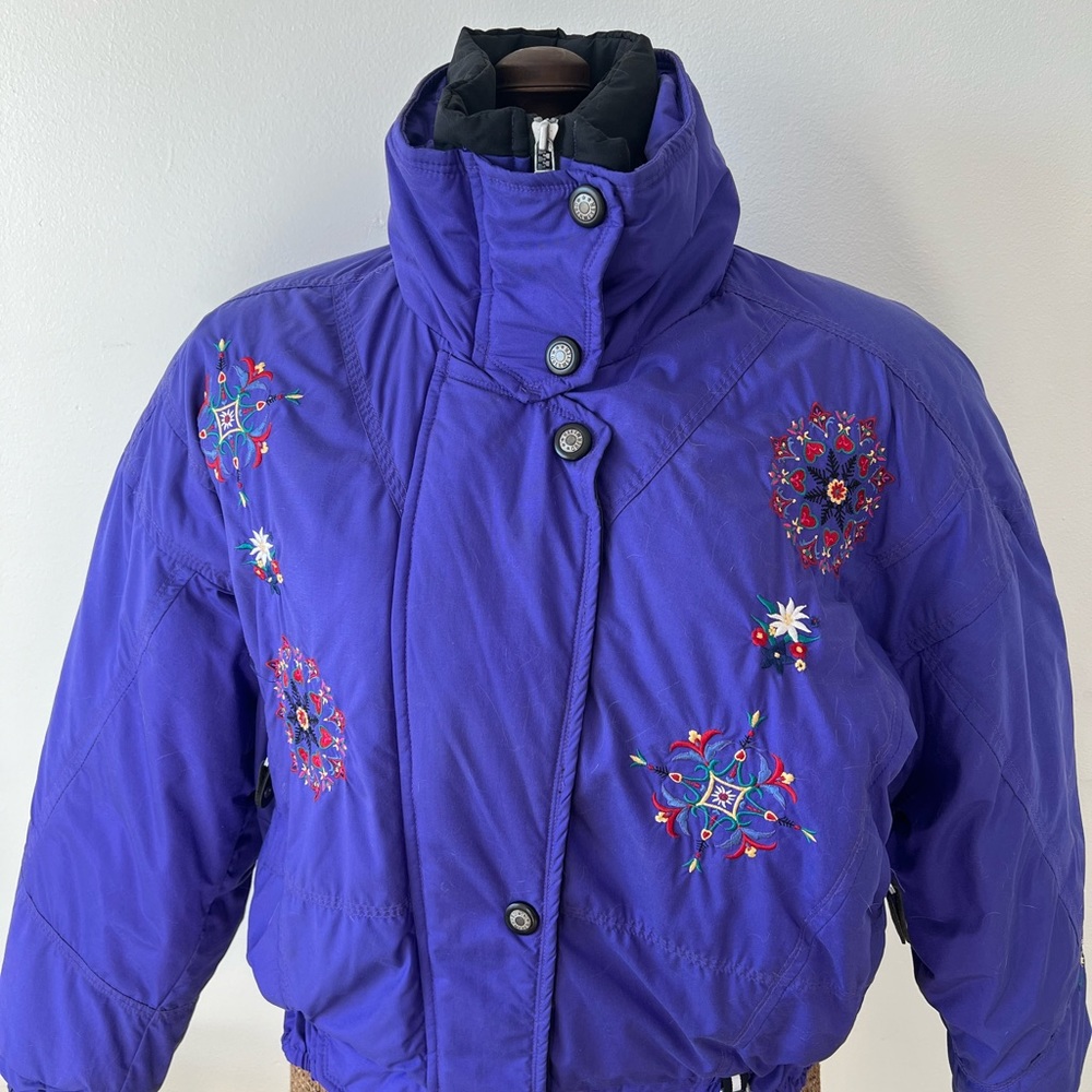 Obermeyer Ladies Size 6 Purple with Floral Embroidery Ski Jacket